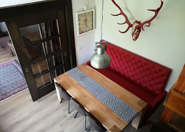 Holiday House Red Deer
